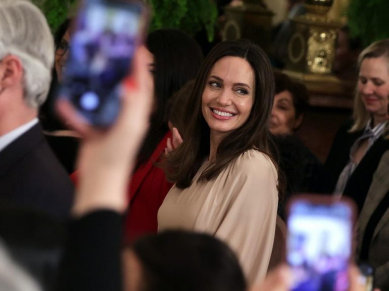 アンジェリーナ・ジョリー、女性に対する暴力防止法に「個人的な思い入れ」がある