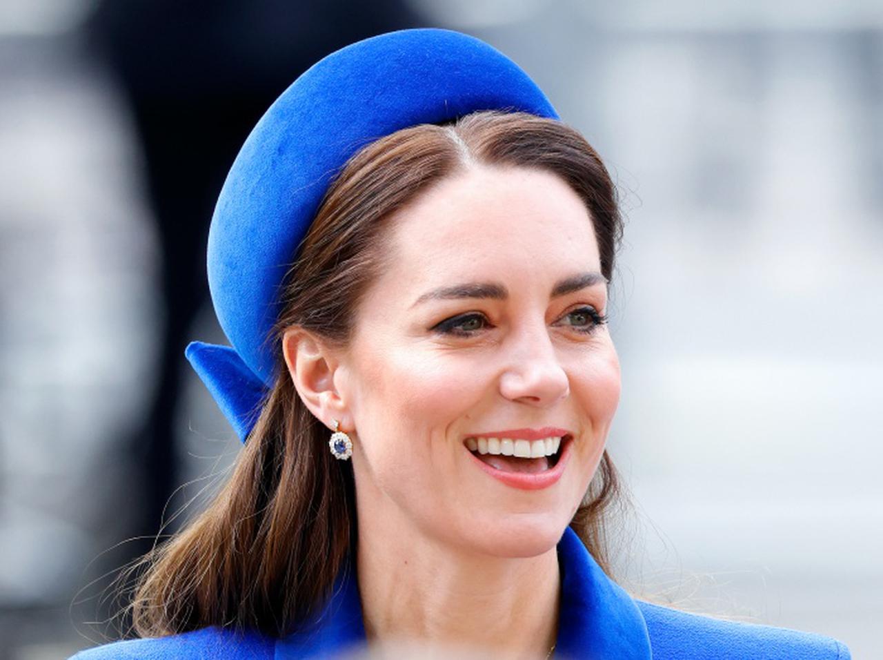 キャサリン妃、公務で着用のネックレスに隠された「メッセージ」が話題に