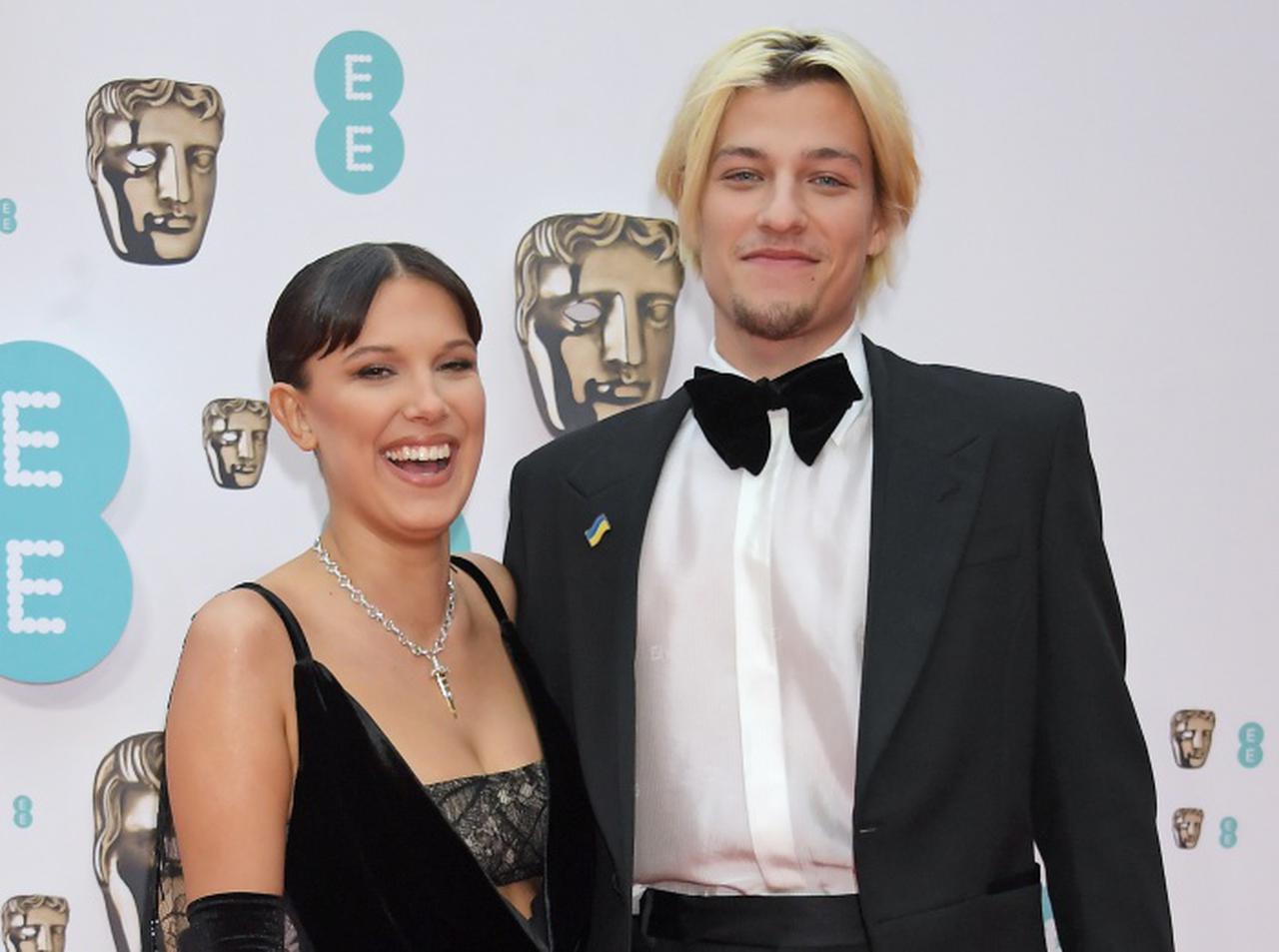 ジョン・ボン・ジョヴィ息子、恋人ミリー・ボビー・ブラウンの晴れ舞台をサポート