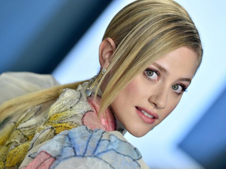 リリ・ラインハート、「夏に向けてダイエット」が浸透する世の中に苦言