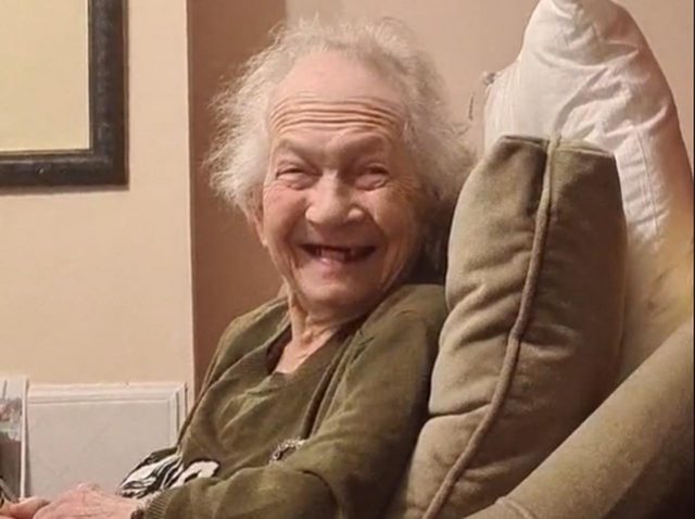 認知症のおばあちゃんに「綺麗ですね」と伝えたら…、“反応”に540万いいね以上の大反響