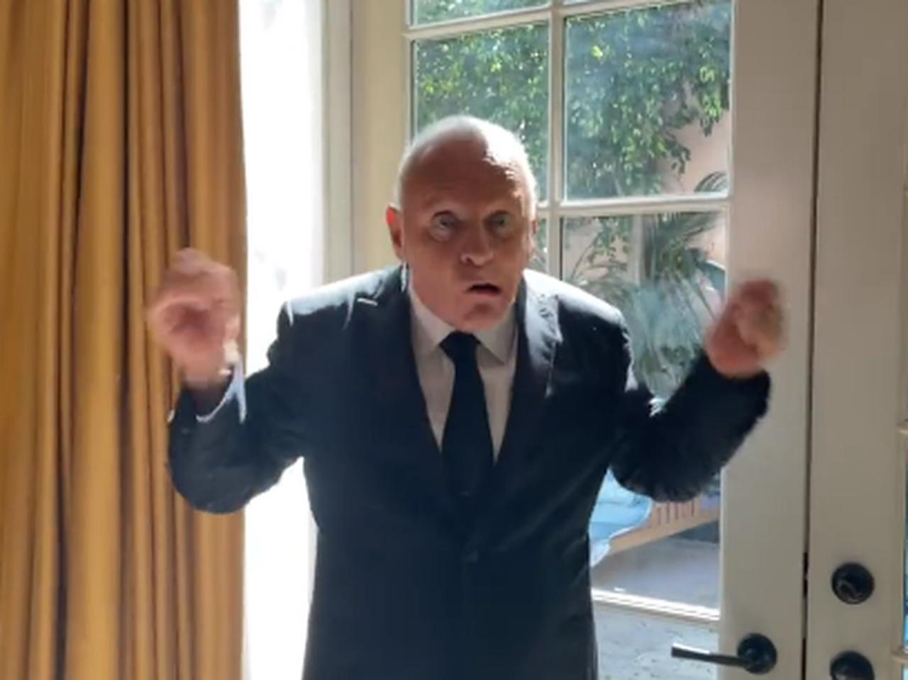 84歳アンソニー・ホプキンス、アカデミー賞が楽しみで「ティティティ」とダンスするほっこり動画