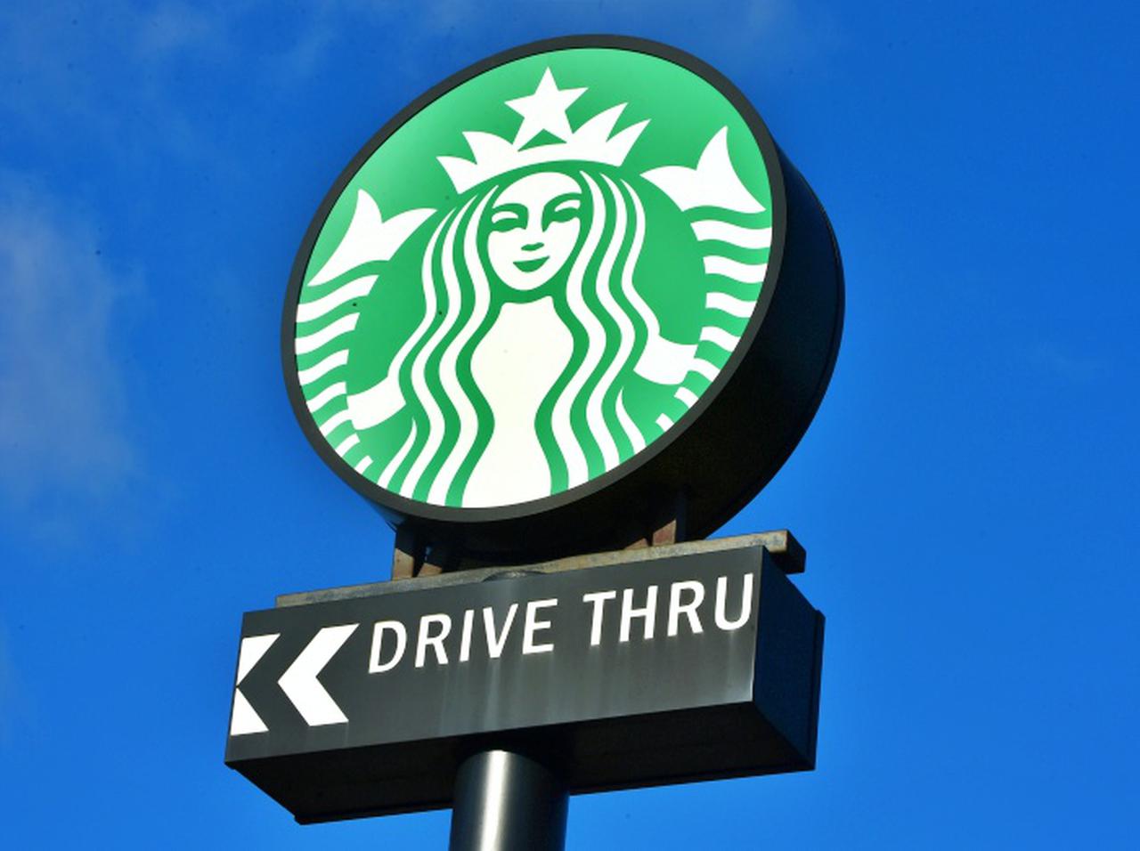 あなたはどっち派?スターバックスが「カニエ問題」にまさかの介入