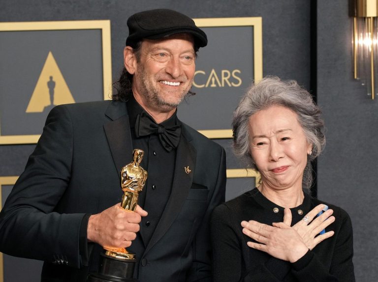 ろう者俳優トロイ・コッツァーがアカデミー賞助演男優賞に！「手話スピーチ」でほっこり出来事