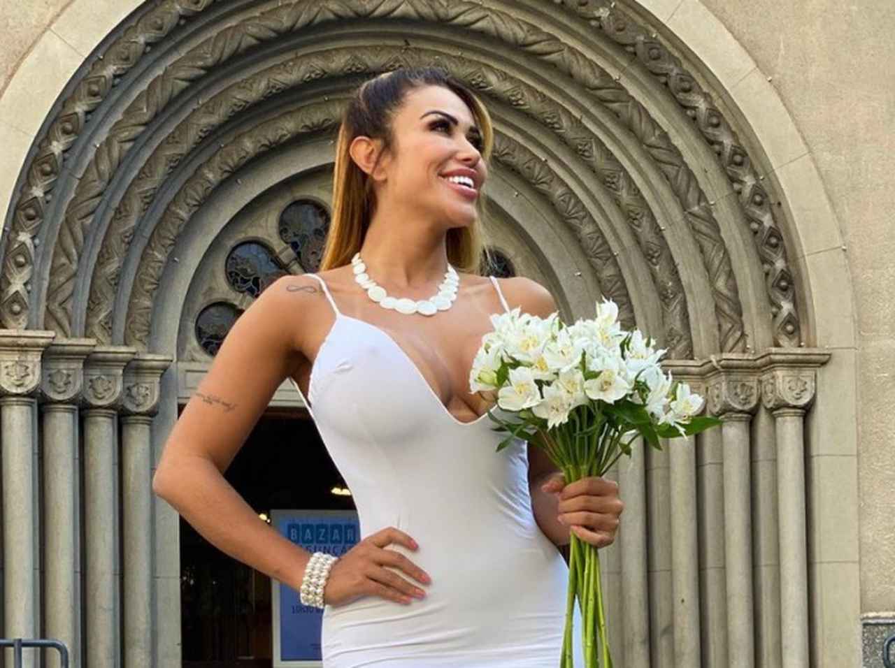 交際にウンザリして「自分と結婚」したモデル、およそ半年で離婚へ