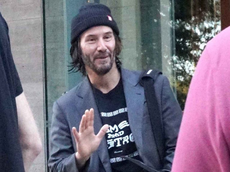 キアヌ・リーブス、偶然会った人に“電話持ってる？”と聞いた『理由』が良い人すぎてファン涙