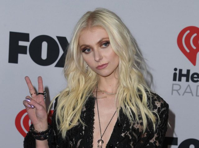 【激レア】『ゴシップガール』卒業から10年、テイラー・モムセンが5年ぶりにレッドカーペットに降臨