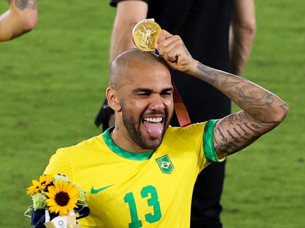 東京オリンピックの思い出を巨大なタトゥーに! サッカーブラジル代表キャプテンの写真が公開