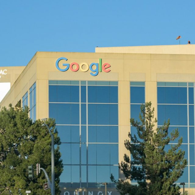 Googleの社員も分からない事は“ググる”？→回答：「驚くべき…」