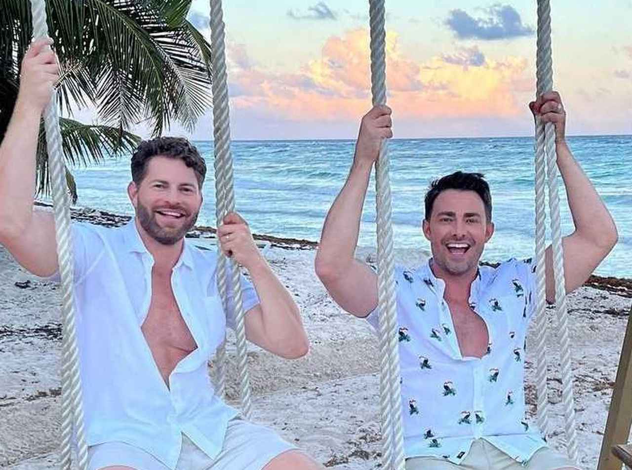 『ミーン・ガールズ』アーロン役が結婚!結婚式はLGBTQ+の「コミュニティ全体のもの」