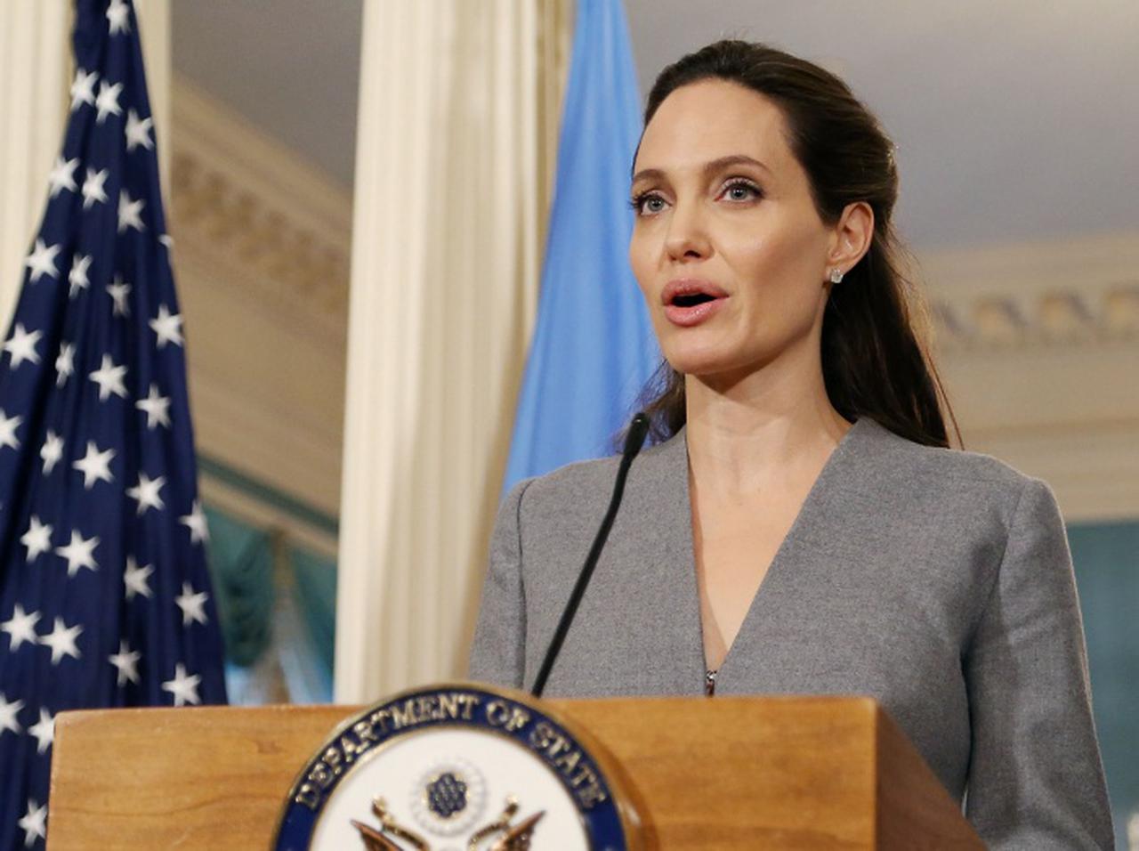 世界中の難民に平等の権利がある、アンジェリーナ・ジョリーがウクライナからの難民受け入れに際して訴える