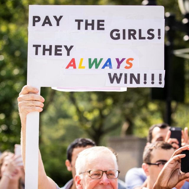 女性の賃金格差の解消のためには「男性」が行動する必要がある、闘ってきた女性たちの思い【国際女性デー】