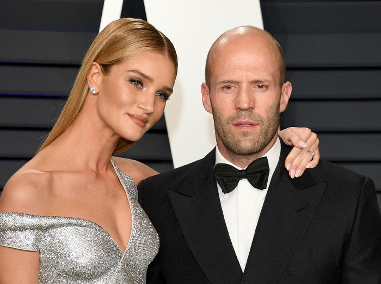 豪華な出産祝いがさすが！ジェイソン・ステイサム＆ロージー・ハンティントン・ホワイトリー、第2子の写真を初公開