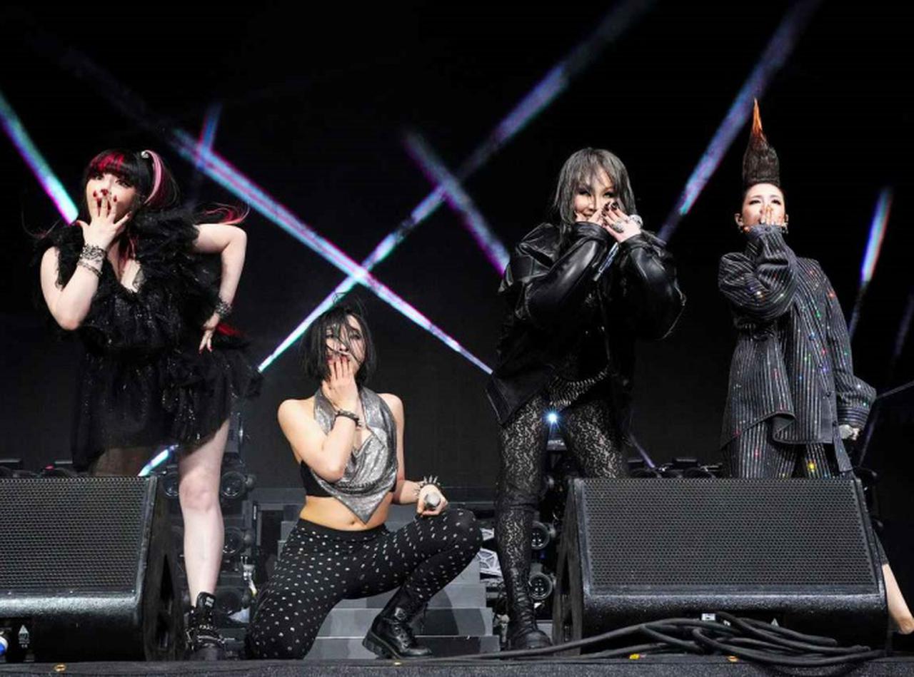 2NE1が復活！ヴィクシーショー出演モデルがコーチェラで大興奮