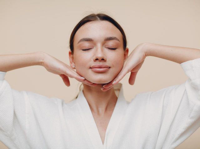 こんな美容家電がほしかった！1本で6役を果たすフェイス用デバイスが海外で話題