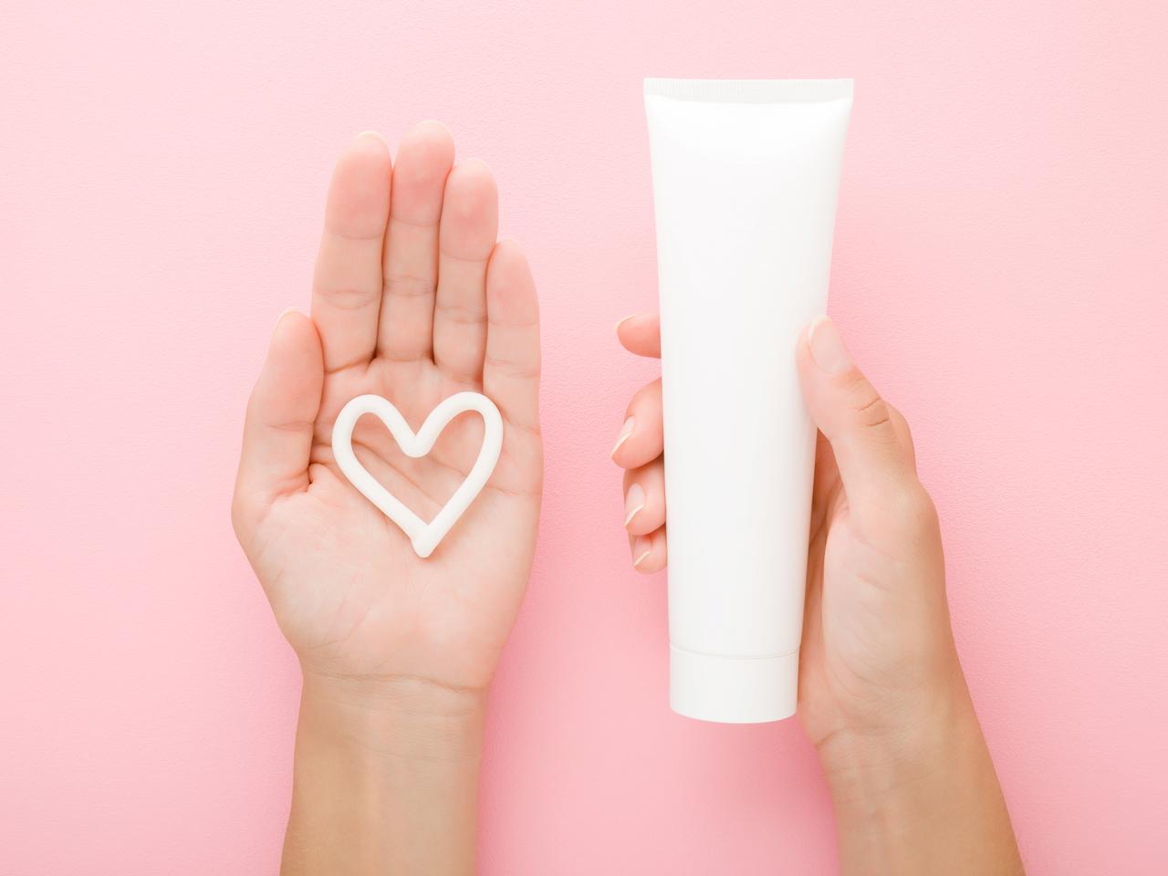 化粧下地のキレイな塗り方はどれ?指、スポンジ、ブラシを徹底比較