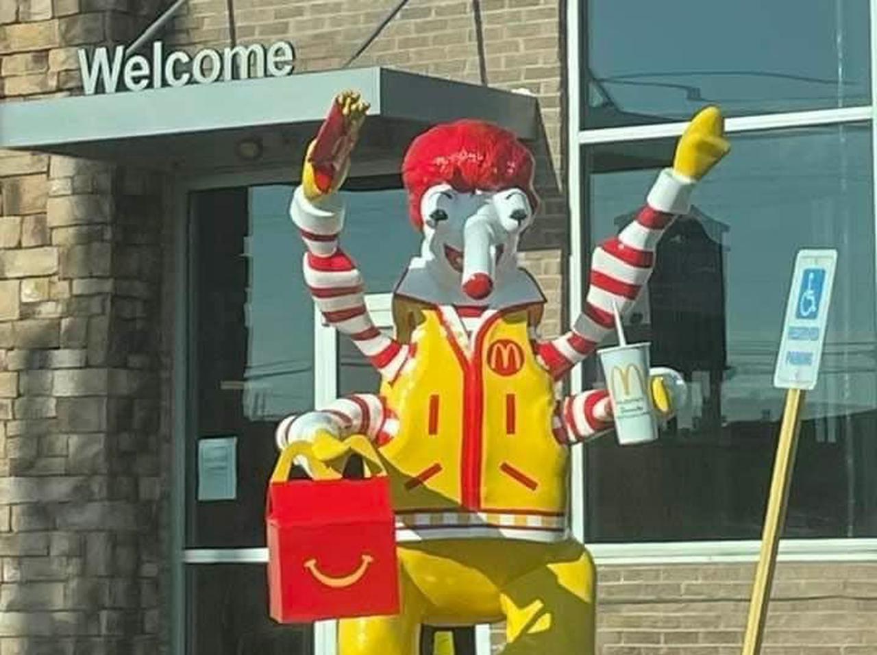 消えたドナルド・マクドナルド、いつの間にそんな姿に!? 笑顔が怖いよ…