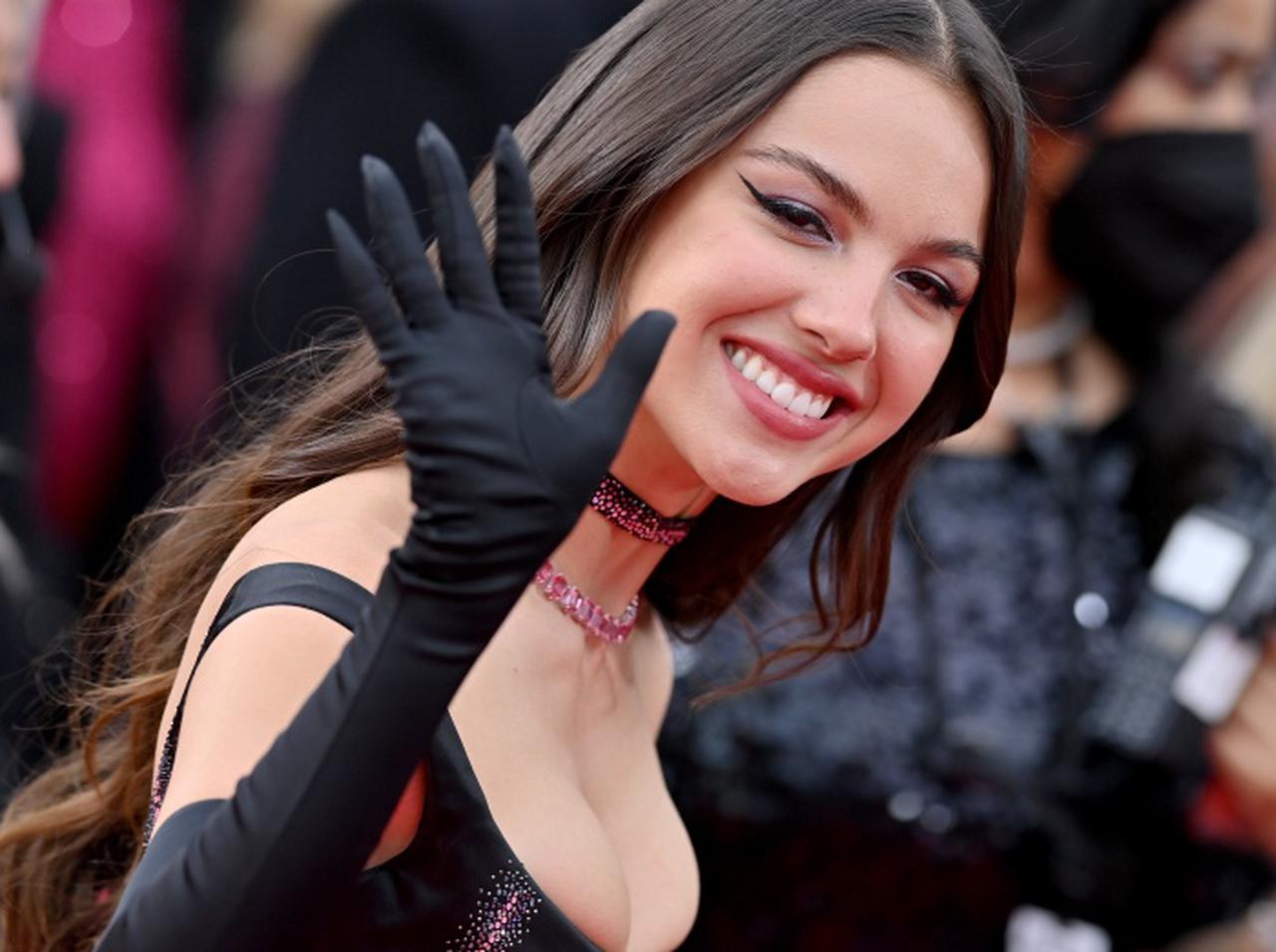 最優秀新人賞のオリヴィア・ロドリゴ、グラミー賞に手話通訳者を帯同し称賛を集める