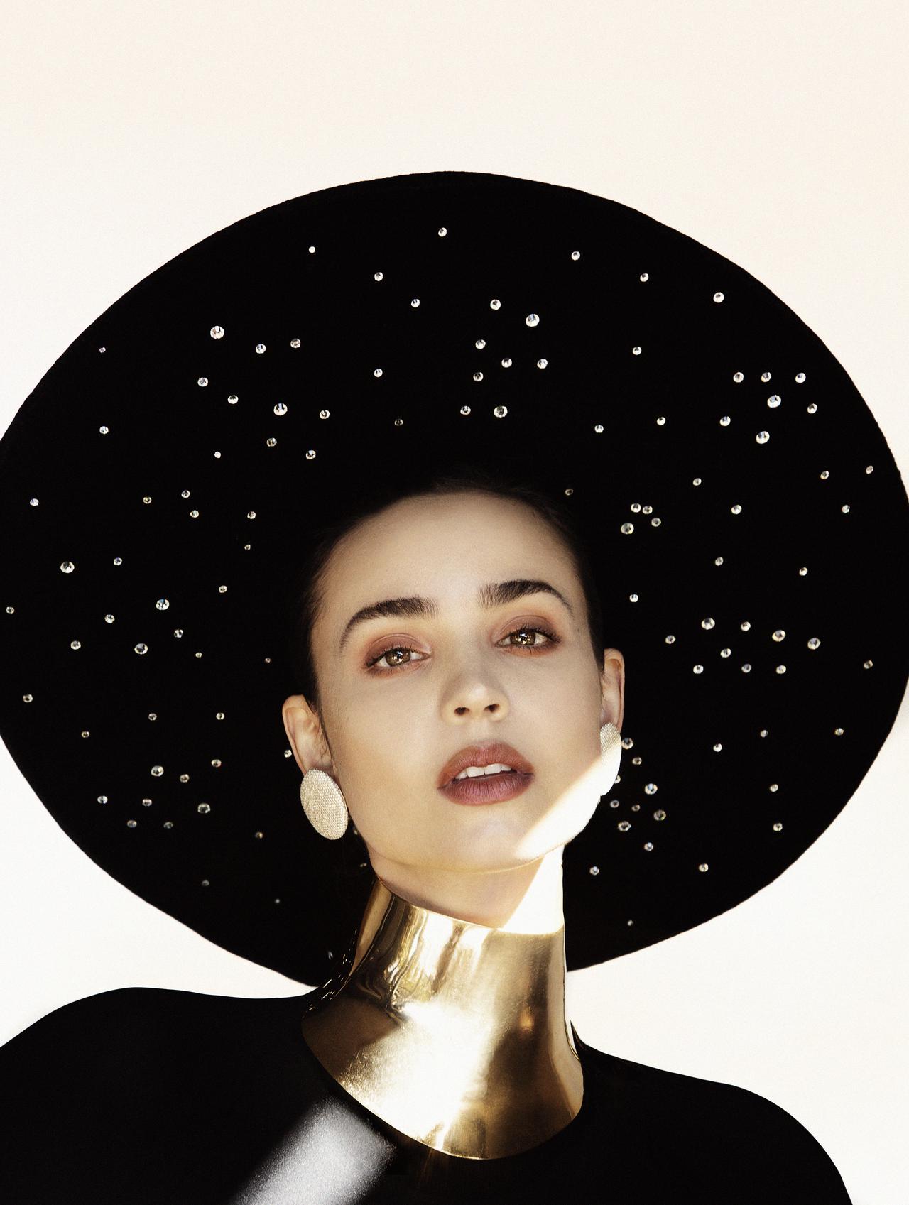 「『ソフィア・カーソン』と名付けるのがまさに完璧で相応しい」ソフィア・カーソンが語るデビューアルバム【インタビュー】