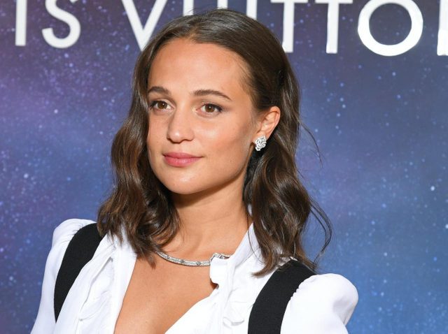 アリシア・ヴィキャンデル、ヌードシーンの撮影で「守られていると感じられなかった」と告白