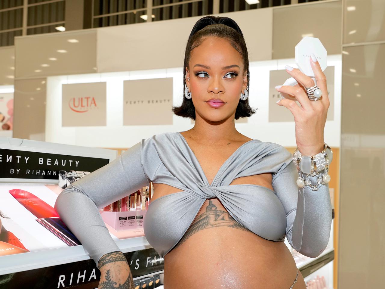 リアーナ、妊娠中の肌トラブルを救った「高保湿クリーム」をシェア