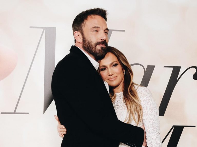 ジェニファー・ロペスとベン・アフレックに「婚約説」、左手薬指に指輪がキラリ