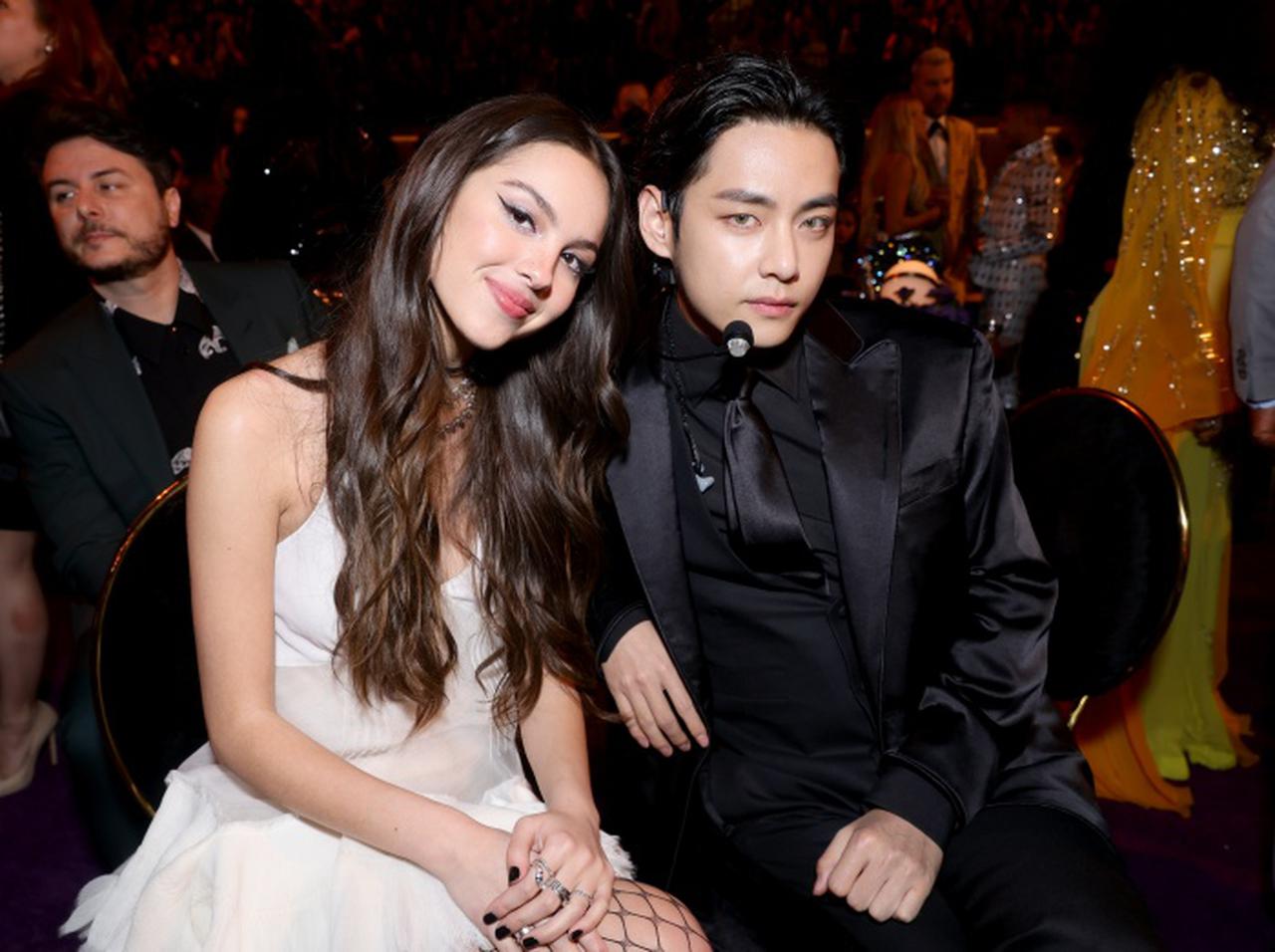 BTSのVはオリヴィア・ロドリゴの耳元で「何」を囁いた?『真相』が明らかに