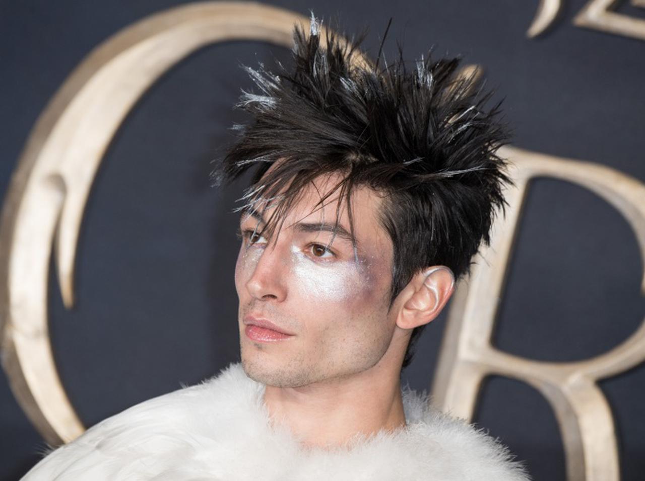 ハワイで逮捕されたエズラ・ミラー、接近禁止令が取り下げられたことが明らかに