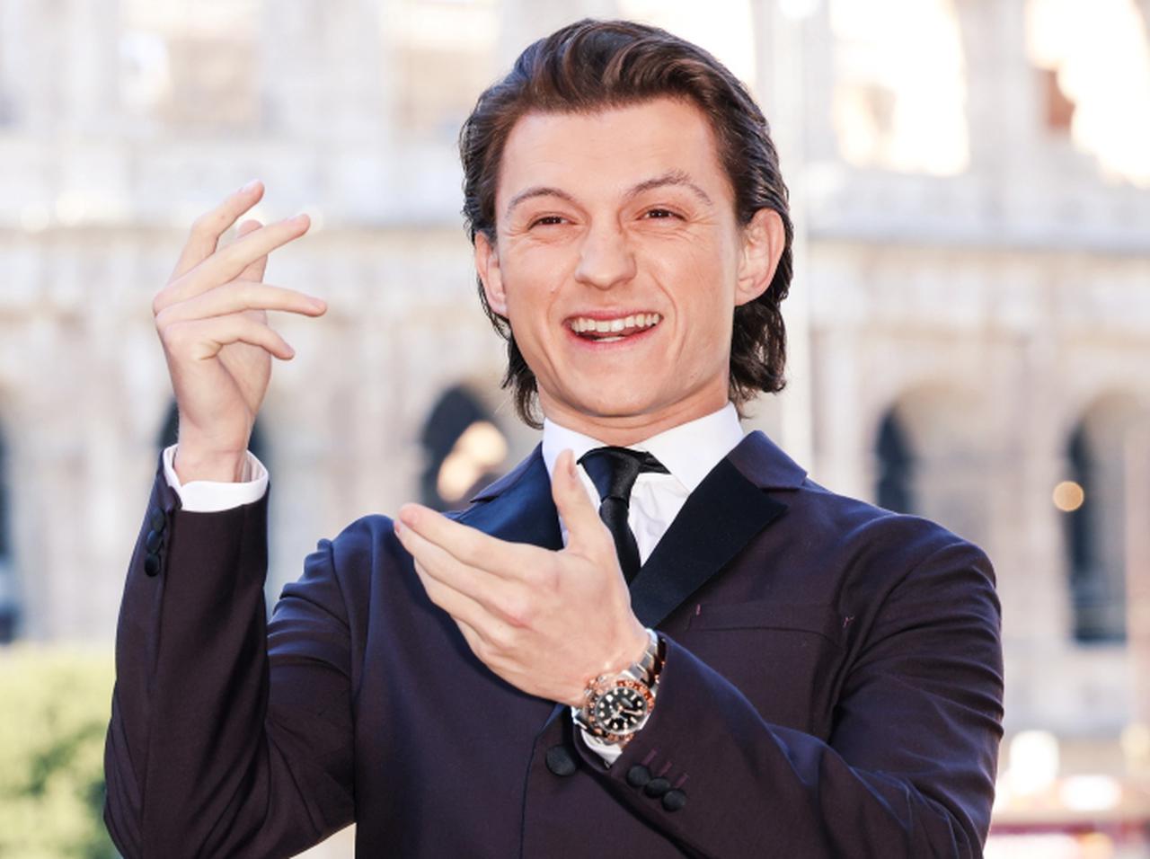 『スパイダーマン』トム・ホランドは“ネタバレ王”の称号を利用している?じつは計算高いかも!