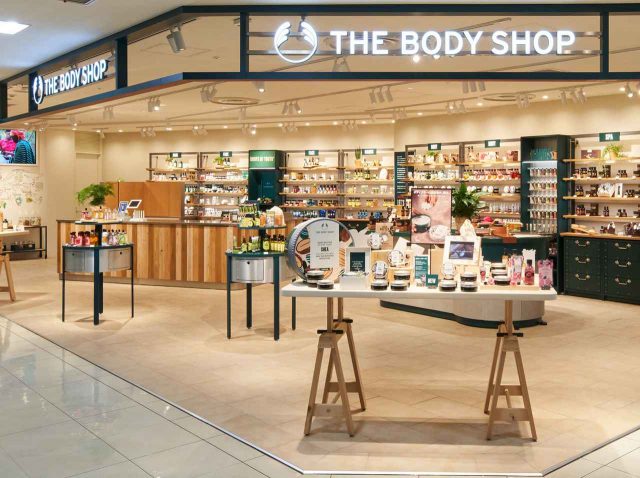 新幹線車両をリサイクルして内装に！ザボディショップのサステナブルな店舗が楽しすぎた【アースデイ2022】