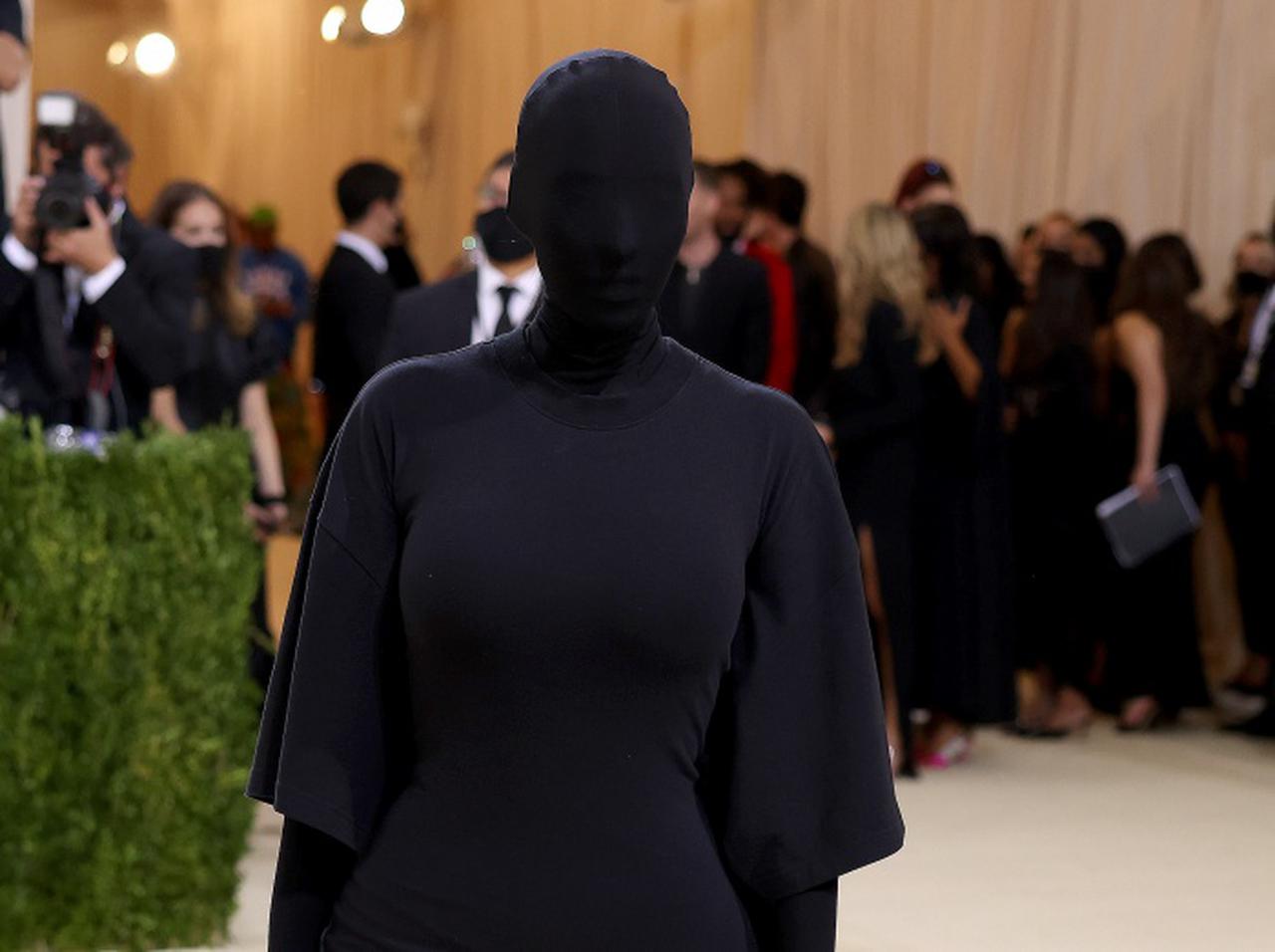 キム・カーダシアンの黒子ルック、ピートとの恋愛に“支障”が出ていた