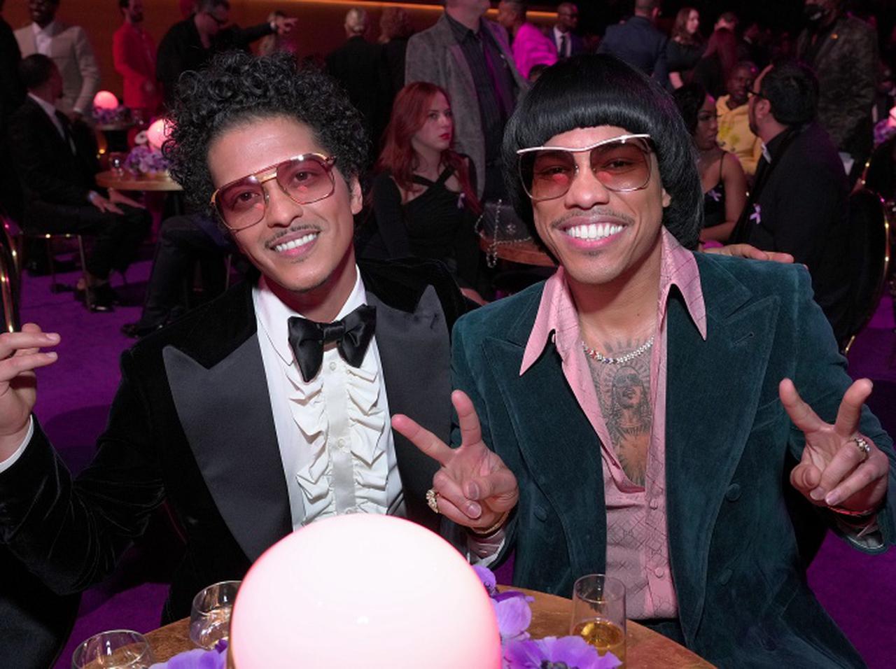 驚異のグラミー賞受賞率“100%”!シルク・ソニックの容赦ない勝利宣言がカッコよすぎる