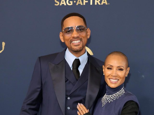 ビンタ事件後初めて公の場に登場、ジェイダ・ピンケット・スミスが黄金に輝く