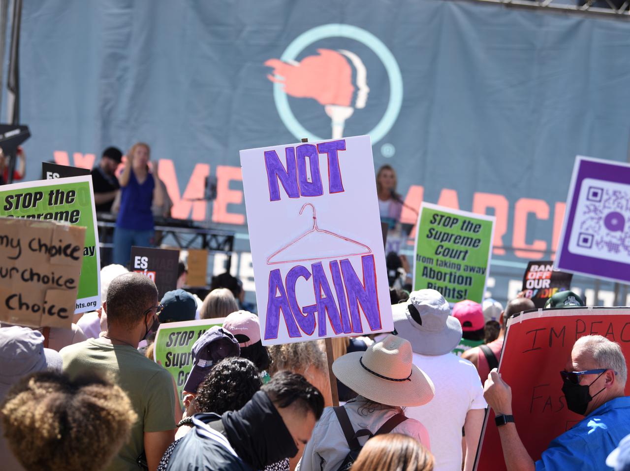 アメリカで女性に中絶禁止の危機、スターバックスが従業員の医療機関までの移動費負担を発表