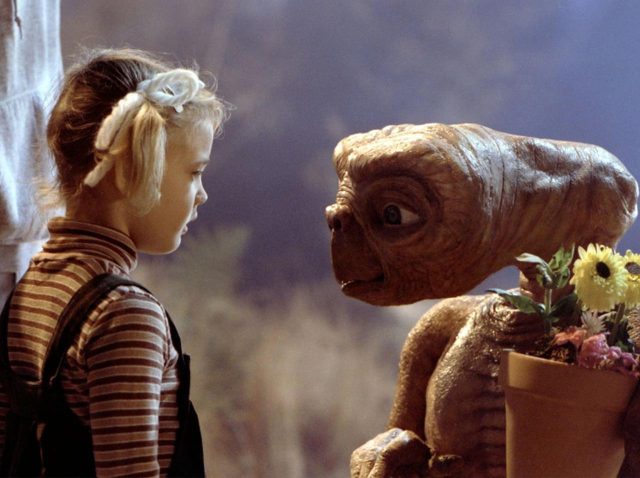 『E.T.』を“本物”だと信じてたドリュー・バリモア、それを知ったスピルバーグ監督の「対応」がさすが