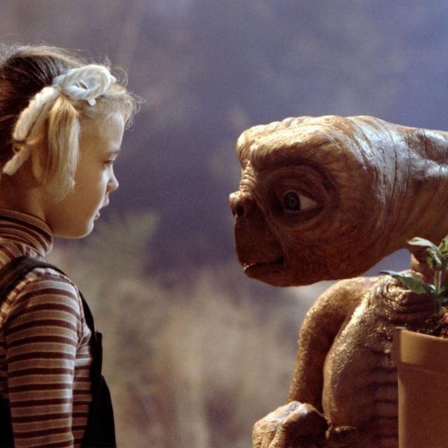 『E.T.』を“本物”だと信じてたドリュー・バリモア、それを知ったスピルバーグ監督の「対応」がさすが