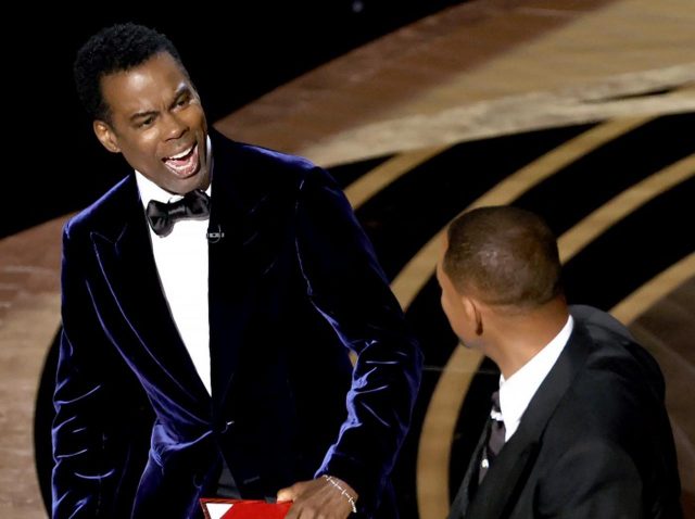 ウィル・スミスにビンタされたクリス・ロック、騒動をネタにした「キレッキレのジョーク」を飛ばす