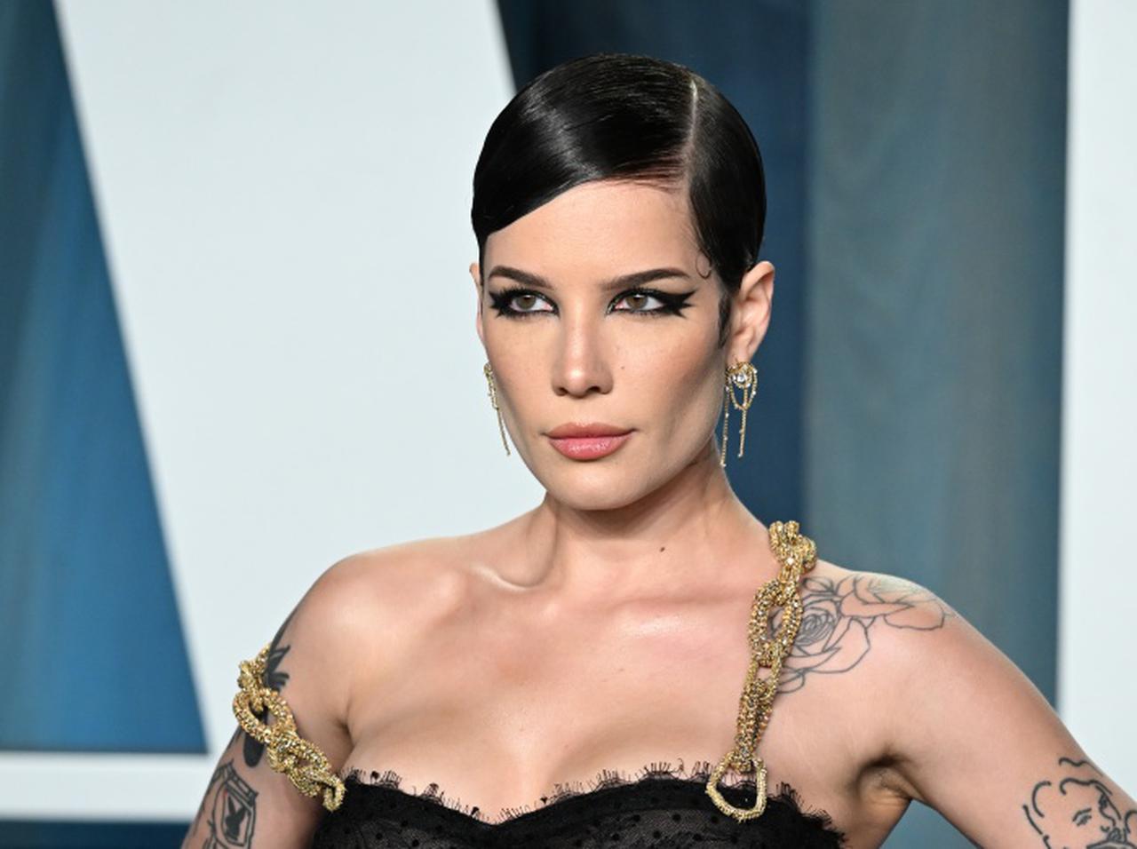 TikTokでバズらないと曲をリリースさせてくれない!ホールジーがSNSで切実な訴え「もうウンザリ」