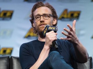 トム・ヒドルストン、MCUロキのカミングアウトは「有意義なものにしたかった」と語る