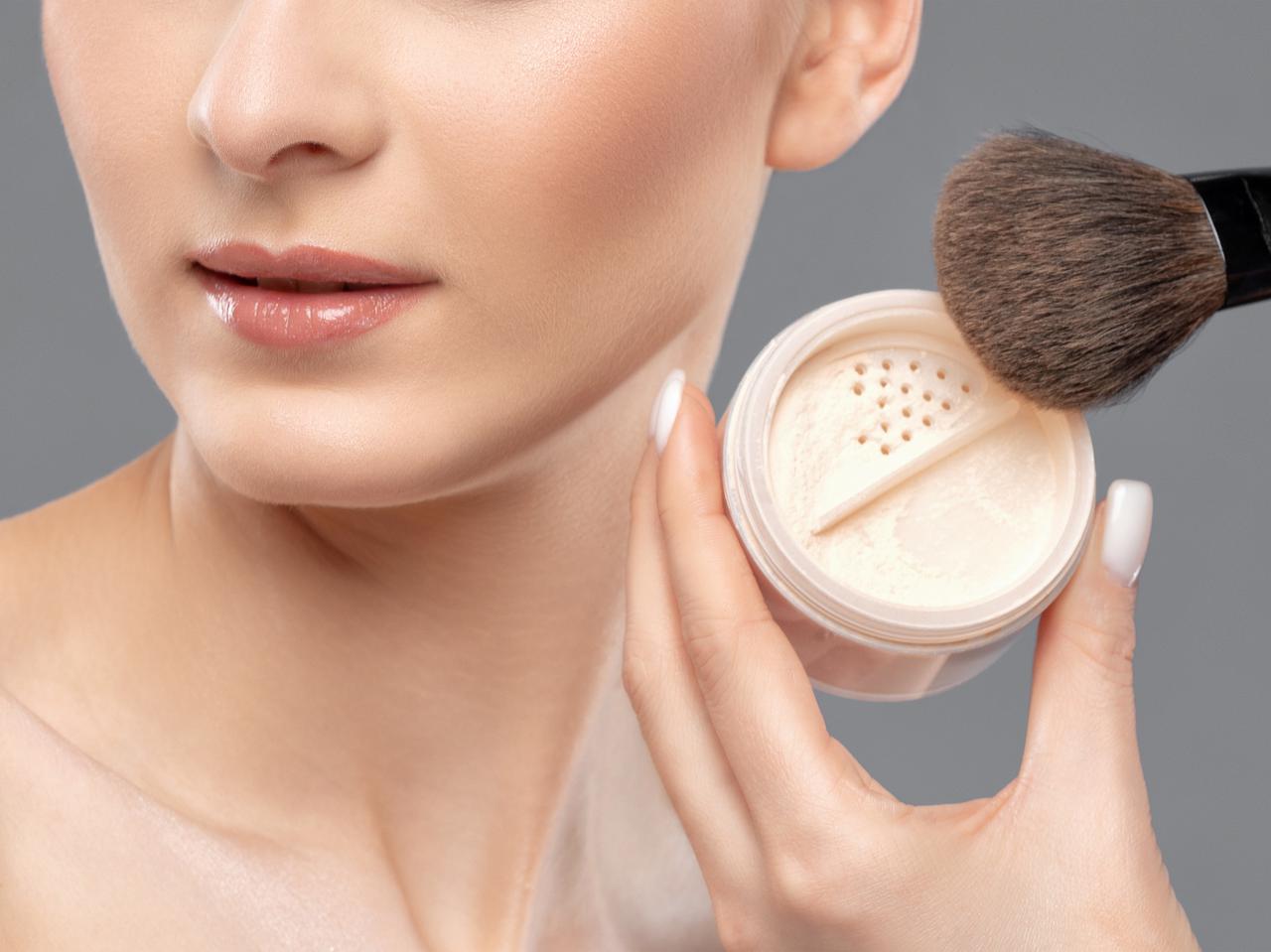 見た目年齢が10歳は変わる！“老け見え”ベースメイクの原因と若見えのコツ