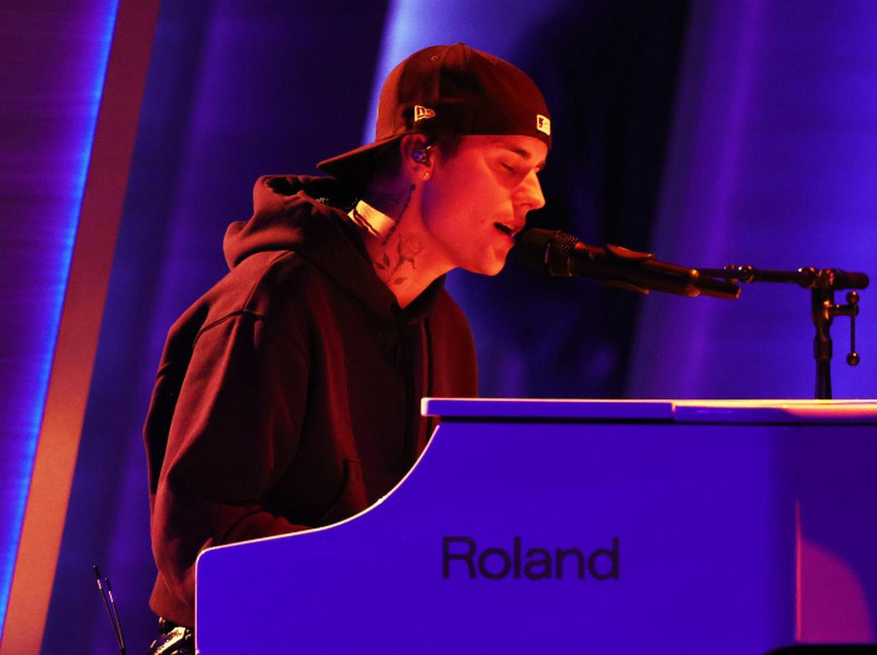 ジャスティン・ビーバー、自身のコンサートでバッファローの銃乱射事件の被害者を追悼