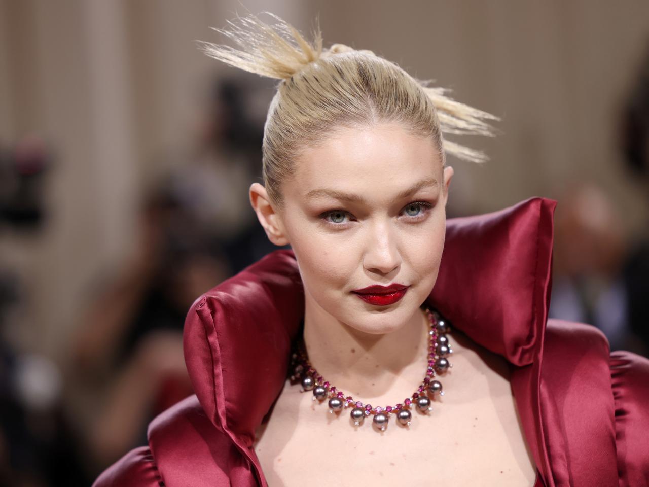 こっくり濃密な「ダークリップ」が席巻！セレブの最新メイクルック【メットガラ2022】