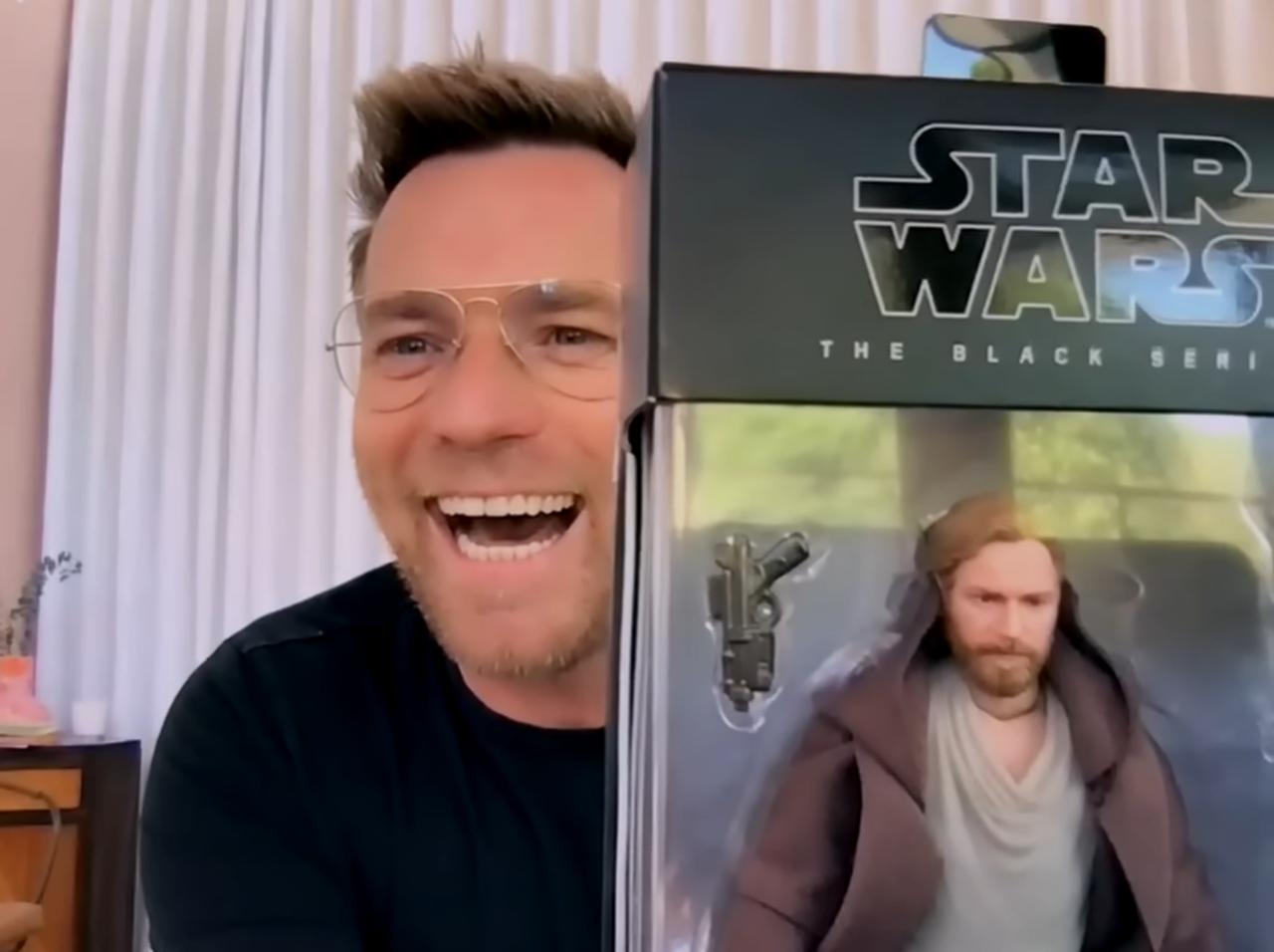 ユアン・マクレガー、“自分のフィギュア”を見て「誰もが思ったことのある気まずい事実」を口にしてしまう