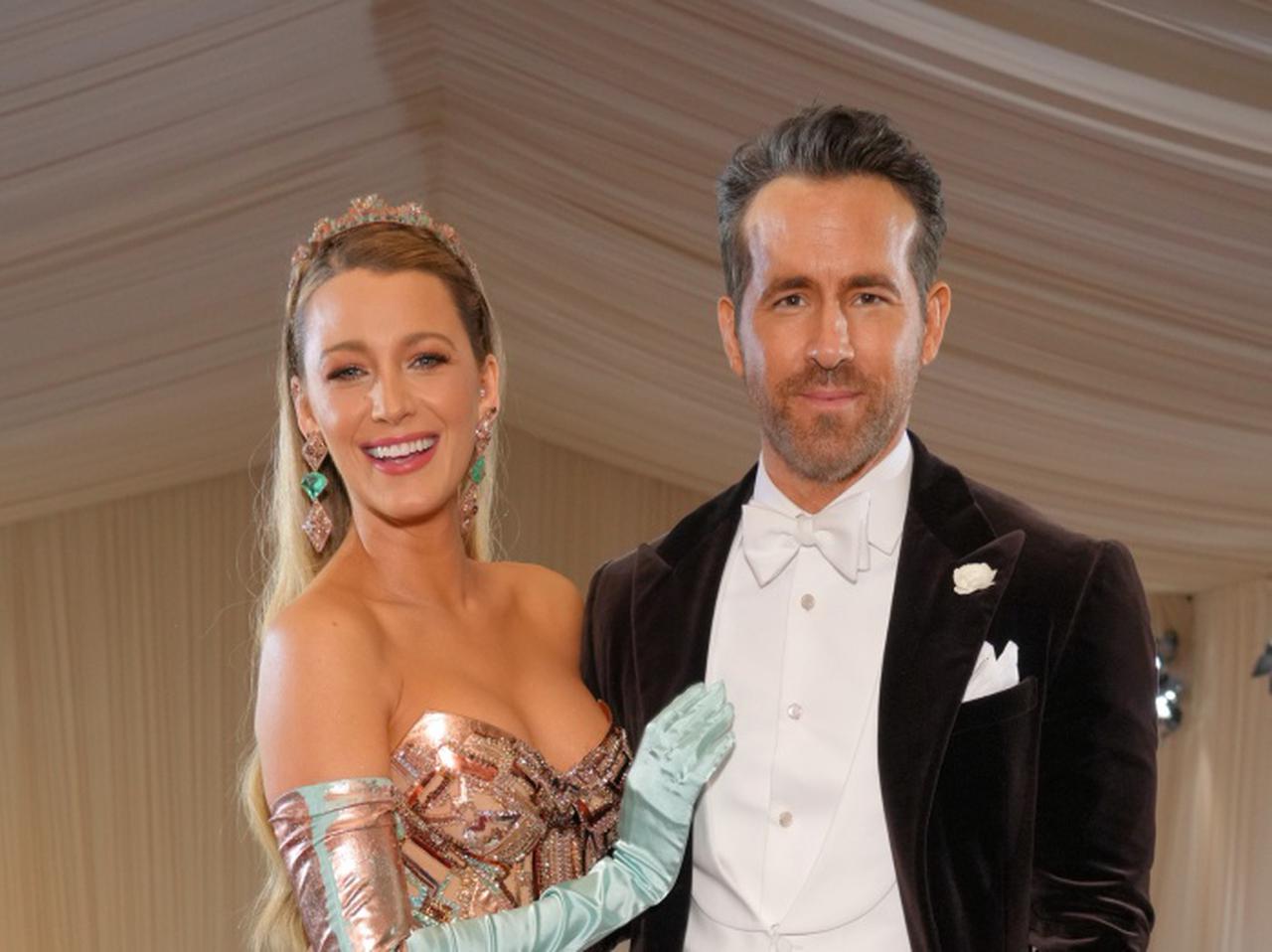 ライアン・レイノルズ、ブレイク・ライブリーの衣装チェンジに拍手【メットガラ2022】