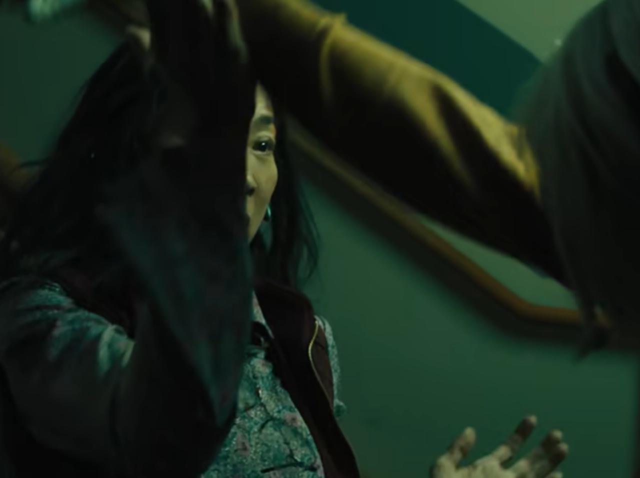 主人公は60歳女性で移民家族でSFで、情報量多すぎ映画『エブリシング・エブリウェア・オール・アット・ワンス』が今年1番と評価されるワケ