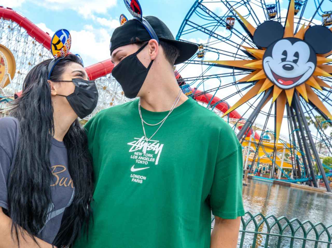 ディズニーランドでゲストの“服装”を見たキャストが「ルール違反」を指摘、なぜ?