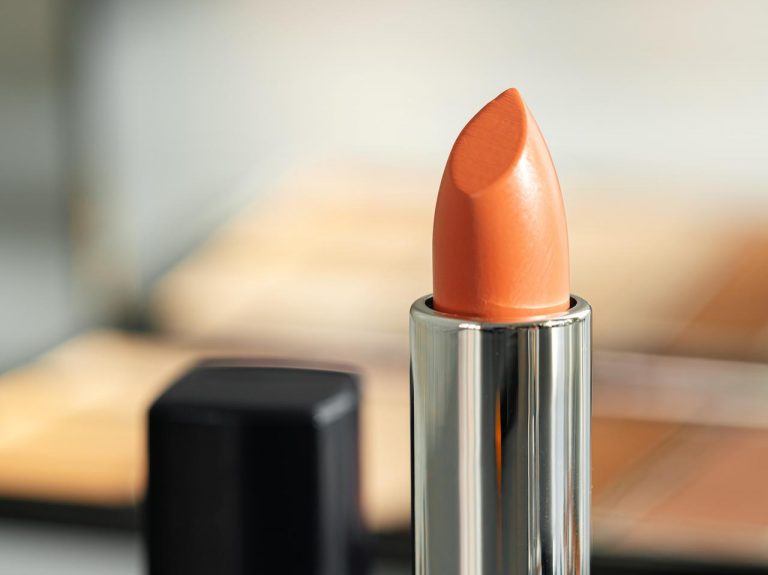 オレンジリップが似合わない理由は?イエベ・ブルベ別の色選び