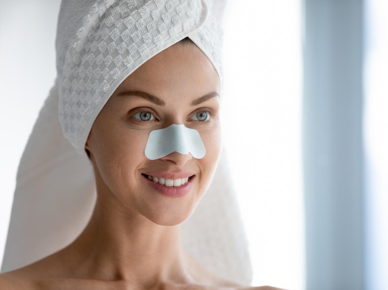 毛穴を小さくするには？スキンケアの専門家が教える、毛穴レス肌に近づく秘訣