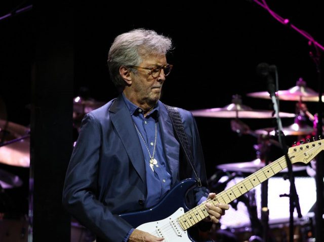 反ワクチン派のエリック・クラプトンがコロナに感染、ツアーを延期