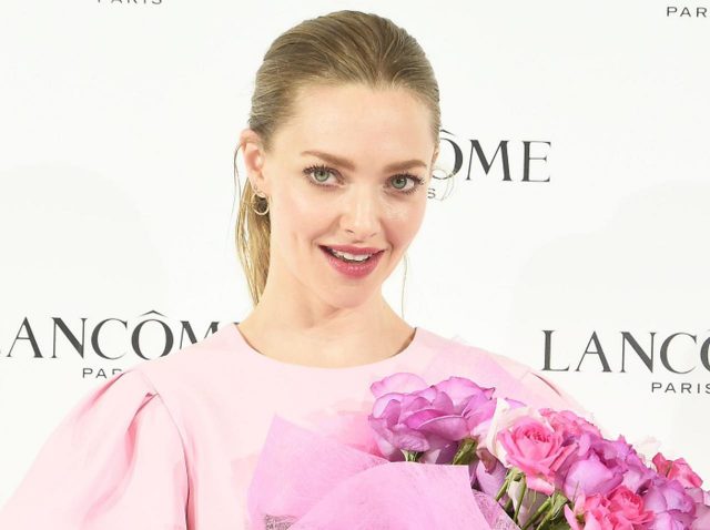 アマンダ・サイフリッド、『ミーン・ガールズ』の“天気予報シーン”を見た「男性ファンの反応」にドン引き